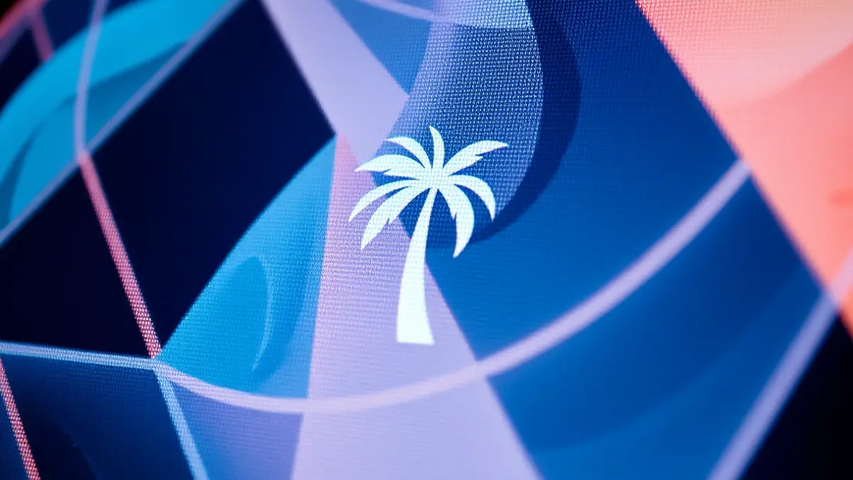 Image of a modernized logo with a stylized palm tree, representing the new visual identity of the Mostra de València.