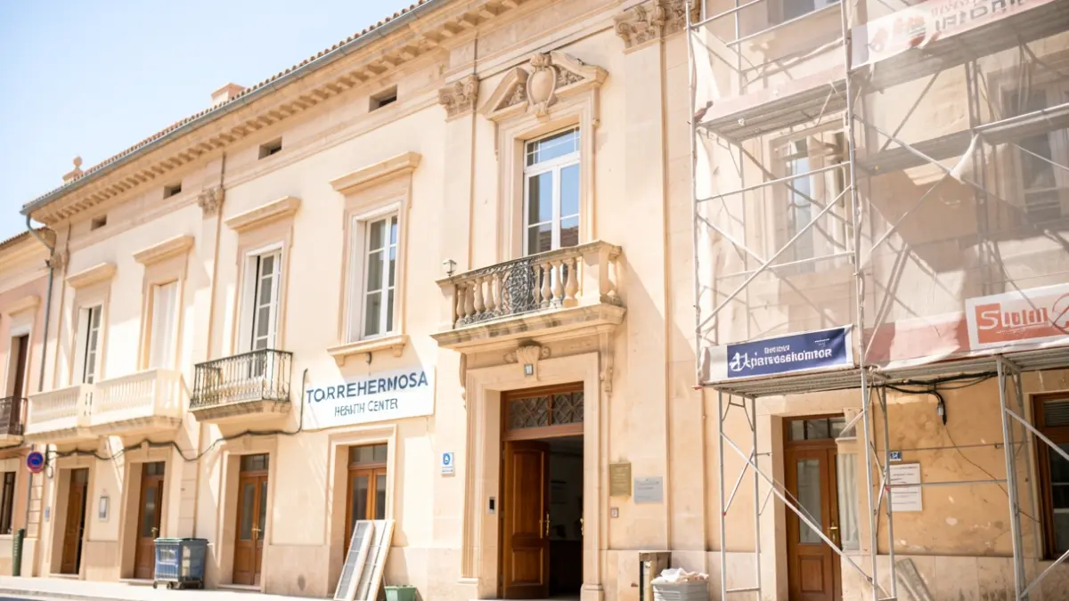 Imatge de l'edifici de l'antiga biblioteca municipal de Vila-real, destinat al futur Centre de Salut Torrehermosa.